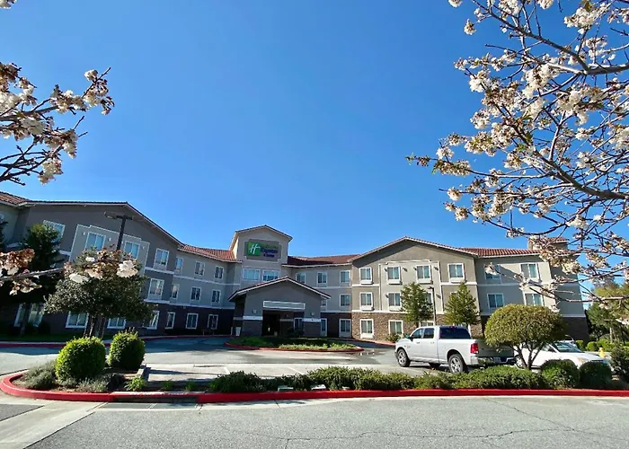 Holiday Inn Express & Suites Beaumont - Oak Valley By Ihg